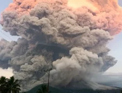 Gunung Lewotobi Berstatus Awas Badang Geologi Sebut Ada Potensi dari Rekahan