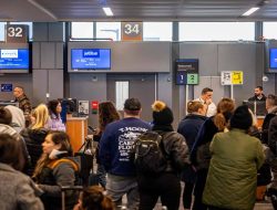 Kacau Balau Bandara AS Ribuan Pelancong Terjebak Imbas Shutdown Tak Kunjung Usai