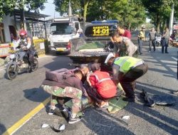 2 Pelajar Berusia 12 Tahun Tewas Usai Motornya Menabrak Minibus