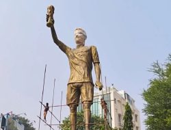 Patung Raksasa Messi di India Jadi Sorotan, Warganet: Wajahnya Mirip Ronaldo