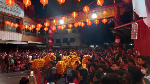 Puncak Imlek di Kelenteng