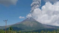 Gunung Lewotobi Meletus Lagi Kolom Abu Capai 1.800 Meter