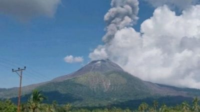 Gunung Lewotobi Meletus Lagi Kolom Abu Capai 1.800 Meter